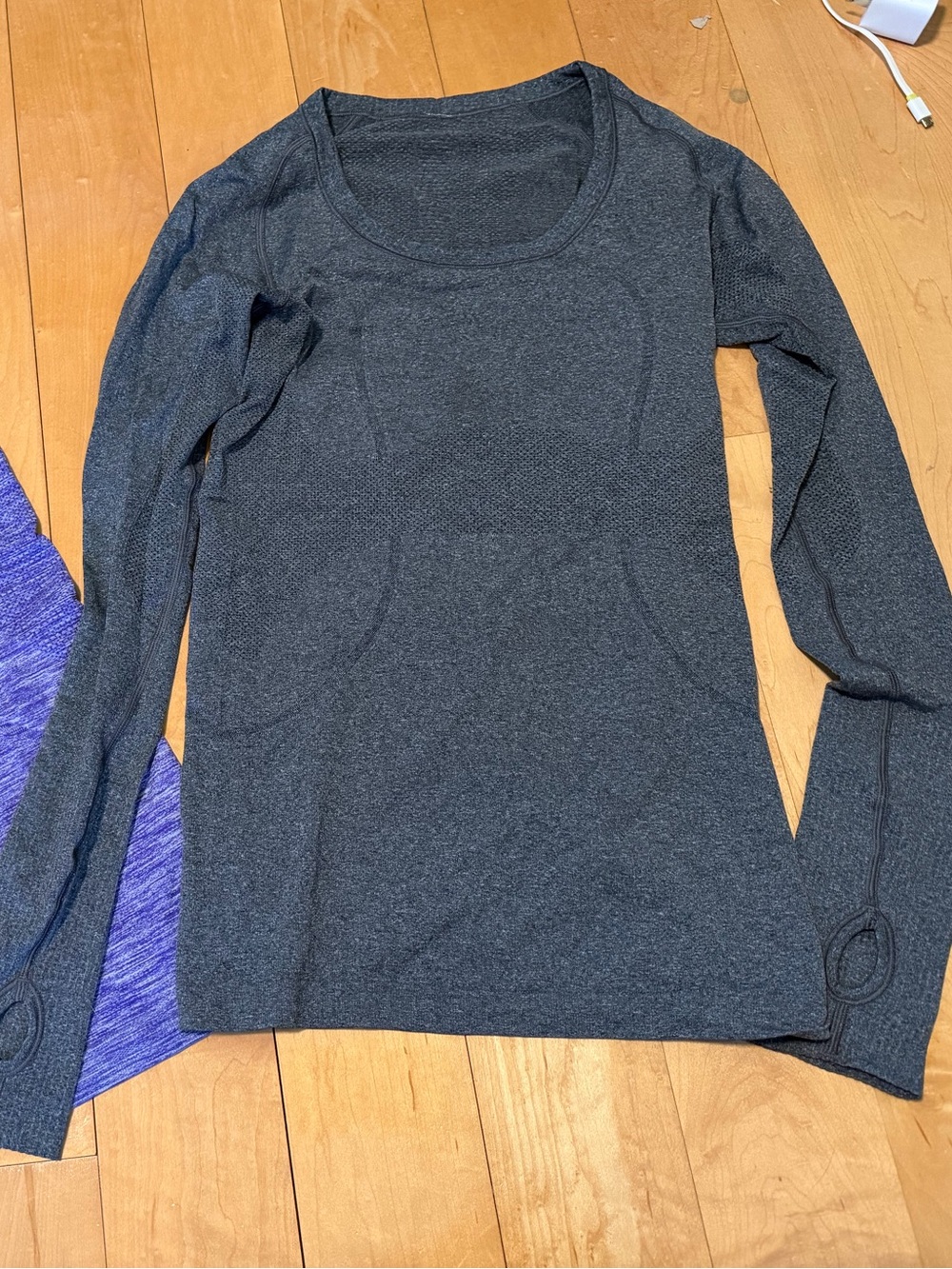 Lululemon Long Sleeve swiftly tech grey